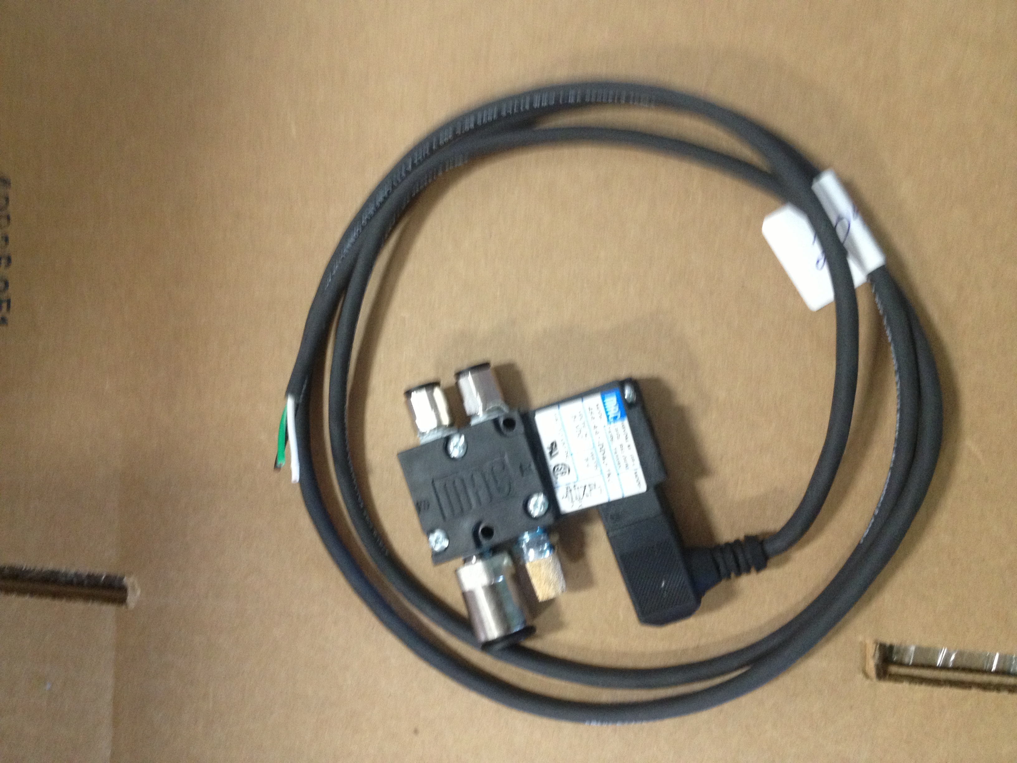 Valve 4way 120v W/fittings Muffler & Cable